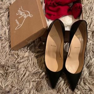 Timeless Christian Louboutin Decollete Heels